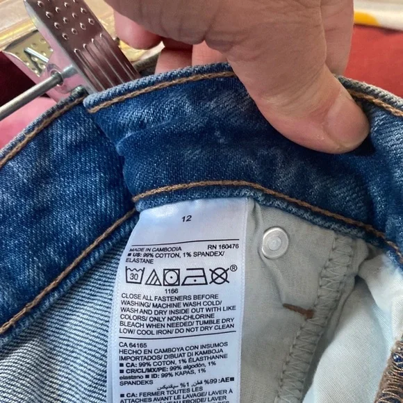 Old navy stressed jean skirt nwot size 12 - Picture 3 of 4